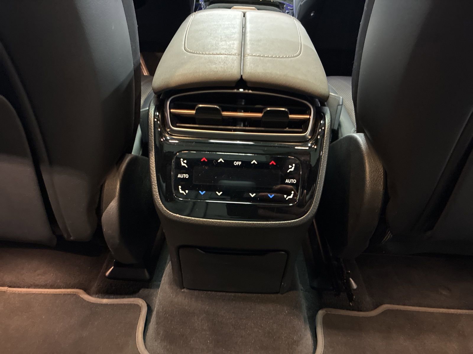 Used 2023 Mercedes-Benz EQS 450+ 4MATIC SUV image 33