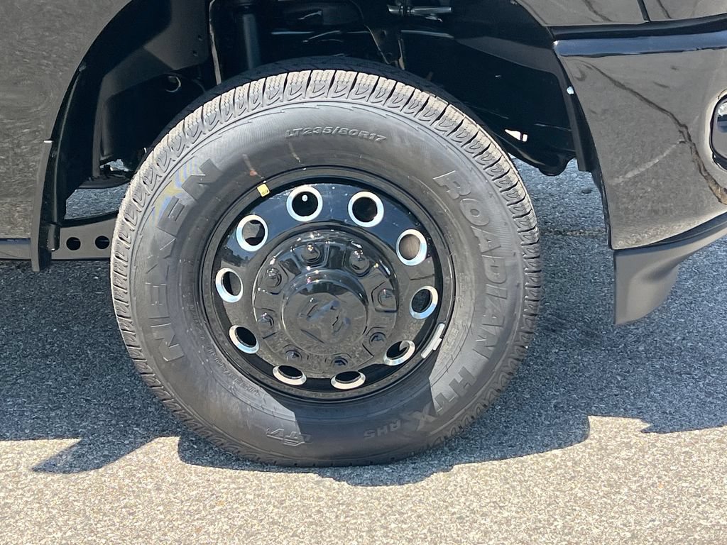 New 2026 RAM 3500 Big Horn AWD/4WD image 12