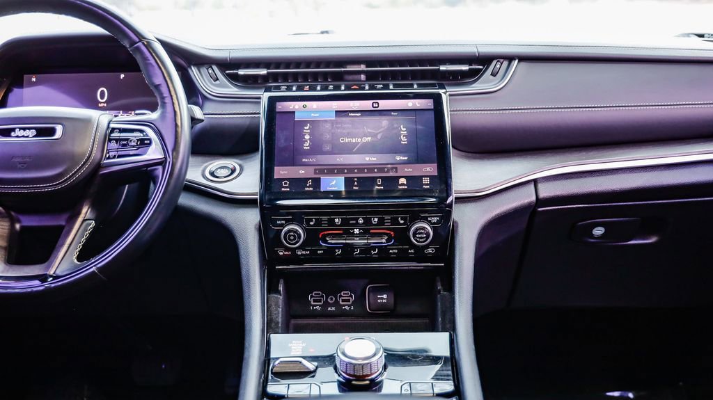 Used 2021 Jeep Grand Cherokee L Overland w/ Advanced Protech Group III image 16