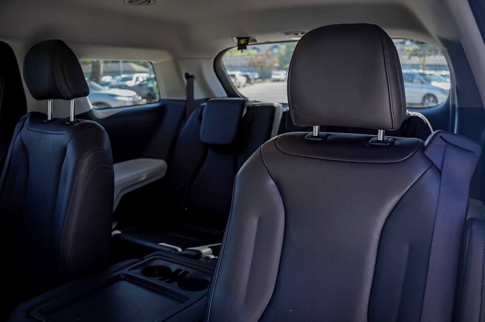 Certified 2024 Kia Carnival LX image 29