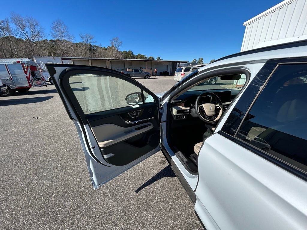 Used 2025 Lincoln Corsair Reserve w/ Equipment Group 202A image 28