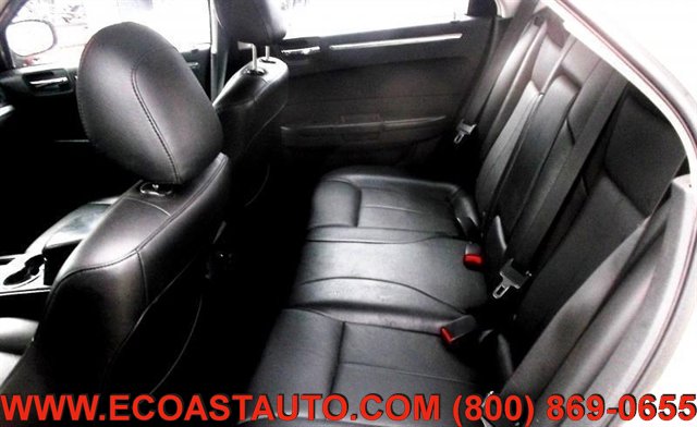 Used 2009 Chrysler 300 Touring RWD image 7
