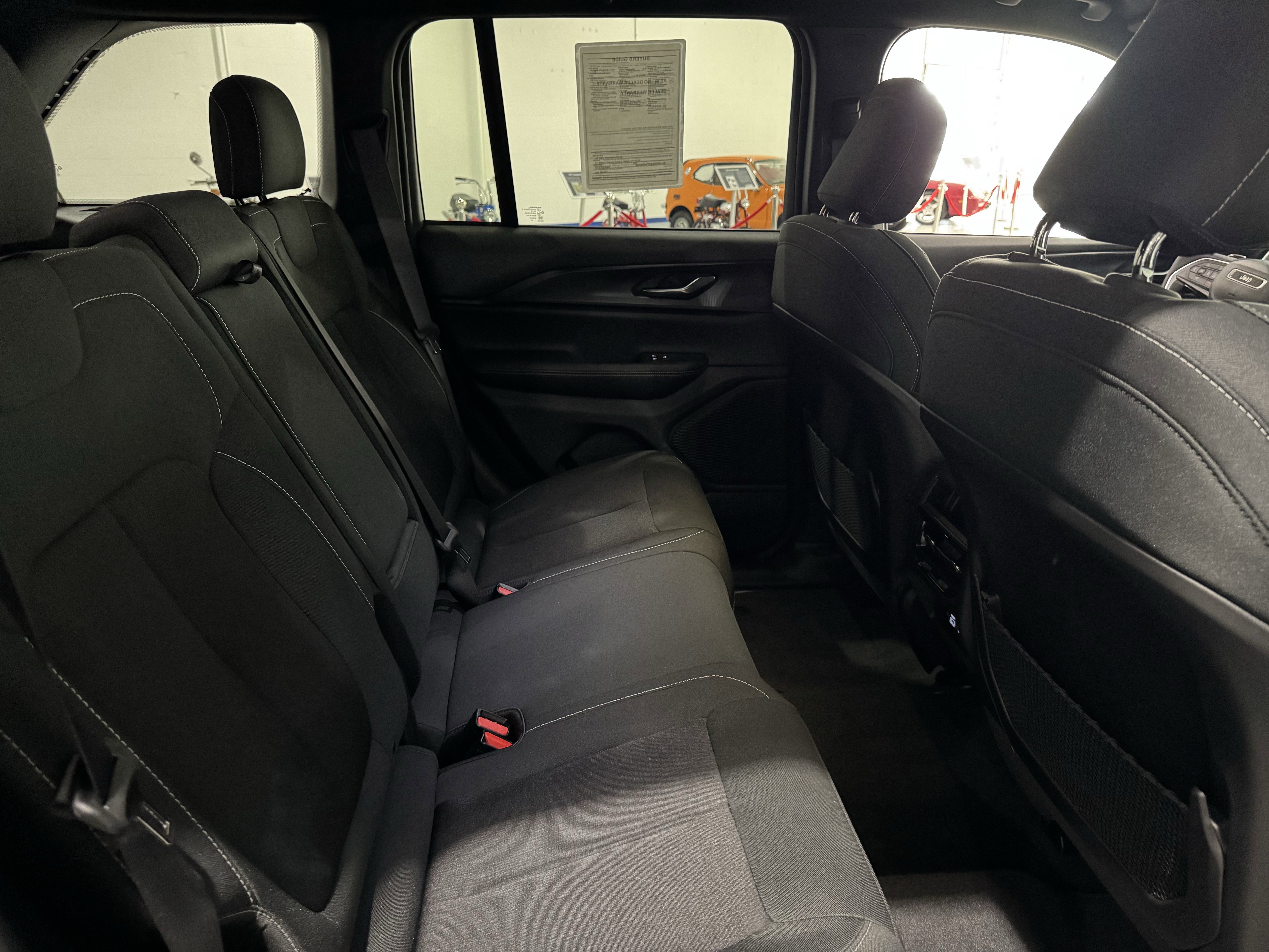 Used 2024 Jeep Grand Cherokee Laredo w/ MOPAR Finishing Package image 34