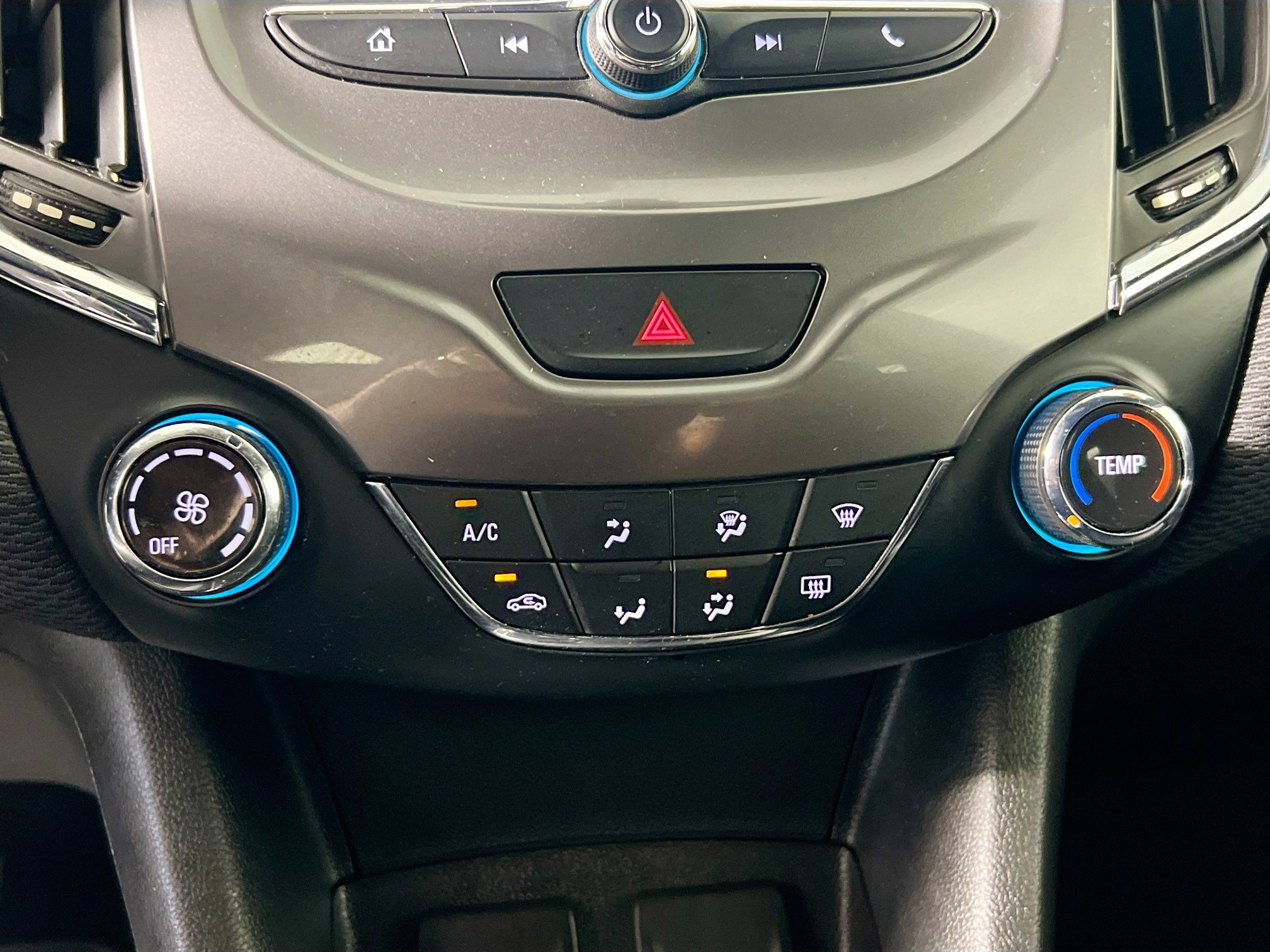 Used 2018 Chevrolet Cruze LT w/ Redline Edition image 25