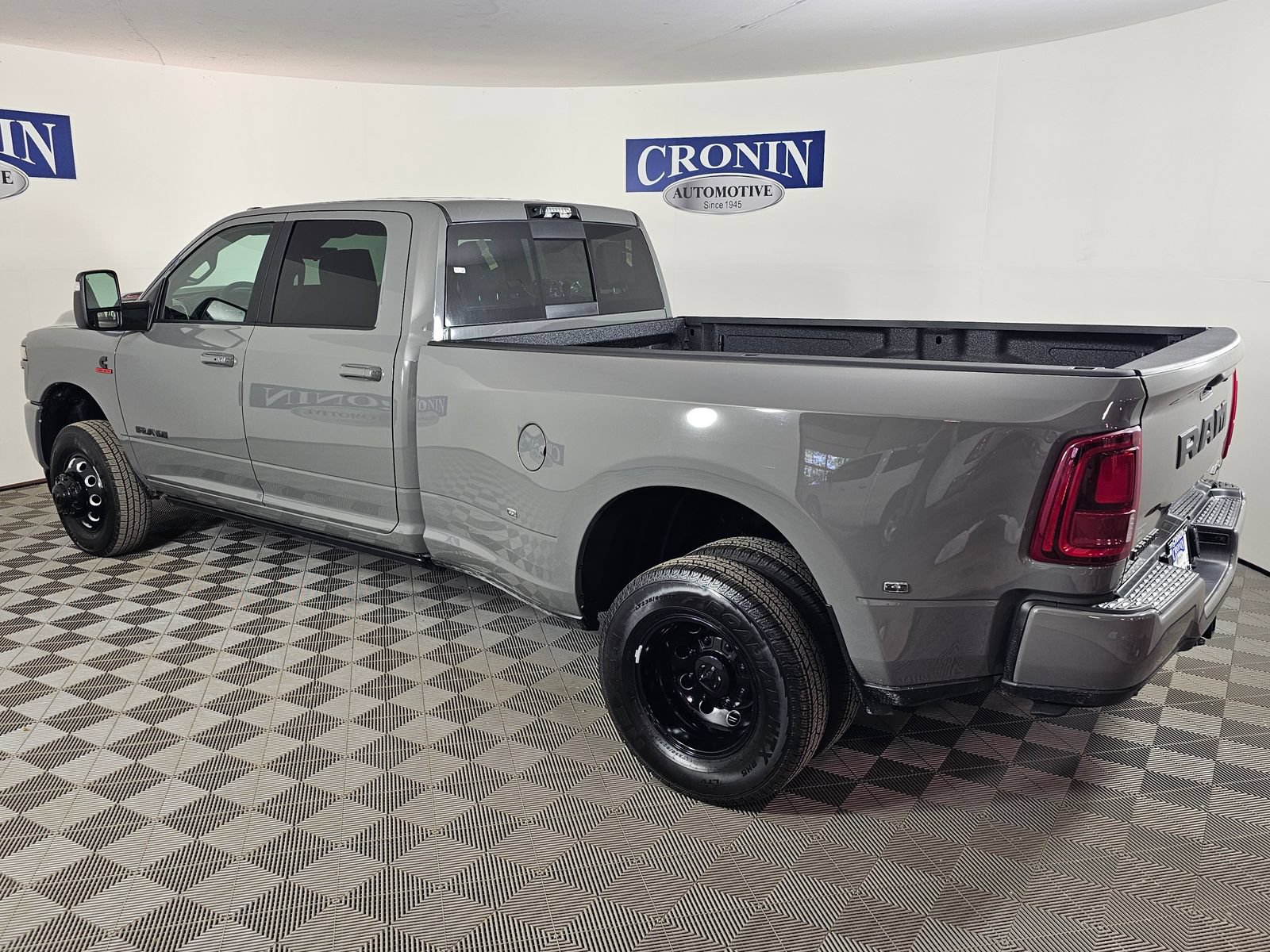 New 2026 RAM 3500 Laramie AWD/4WD image 35