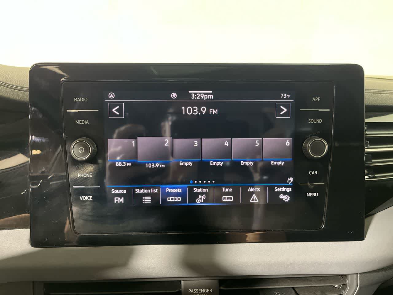 Used 2025 Volkswagen Jetta SE FWD image 17