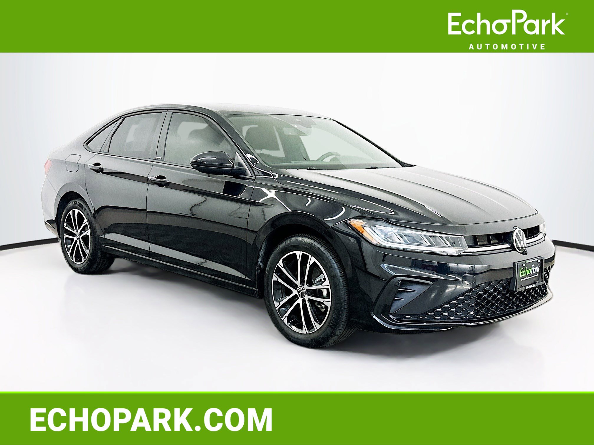 Used 2025 Volkswagen Jetta Sport image 1