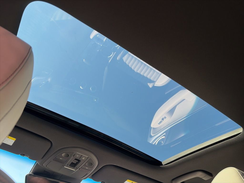 Certified 2022 Genesis G70 2.0T w/ Prestige Package RWD image 18