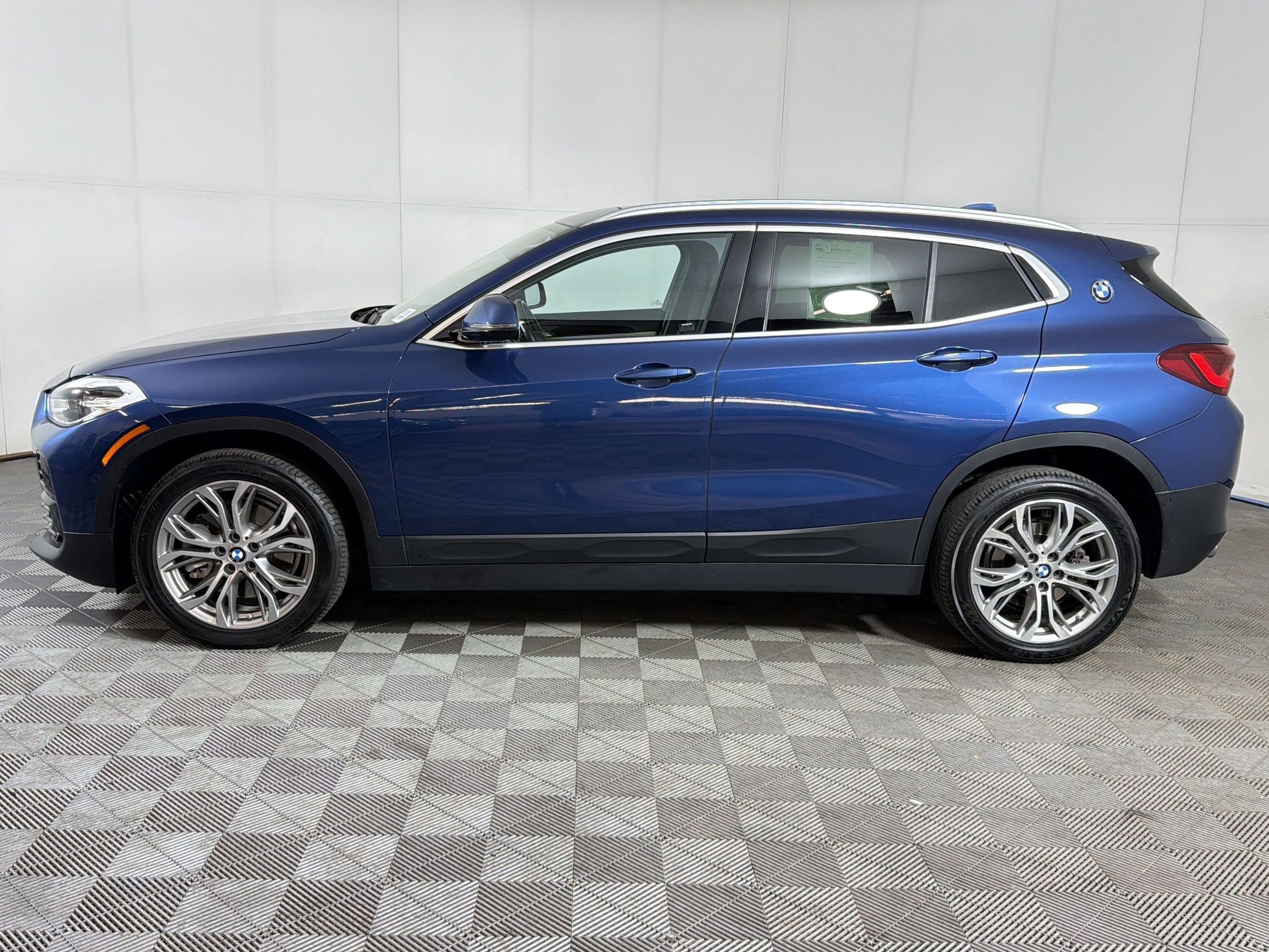 Used 2022 BMW X2 xDrive28i w/ Convenience Package image 2