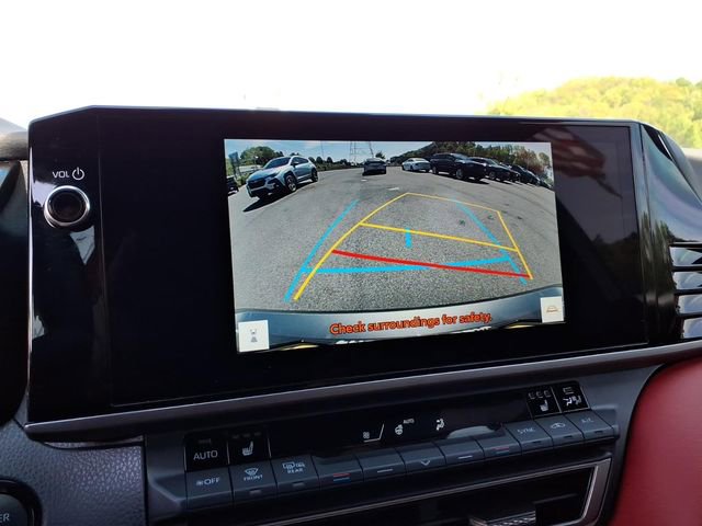 Used 2025 Toyota Camry XSE FWD image 28