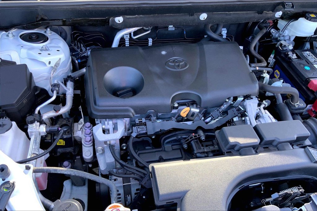Used 2021 Toyota RAV4 XLE Premium FWD image 31