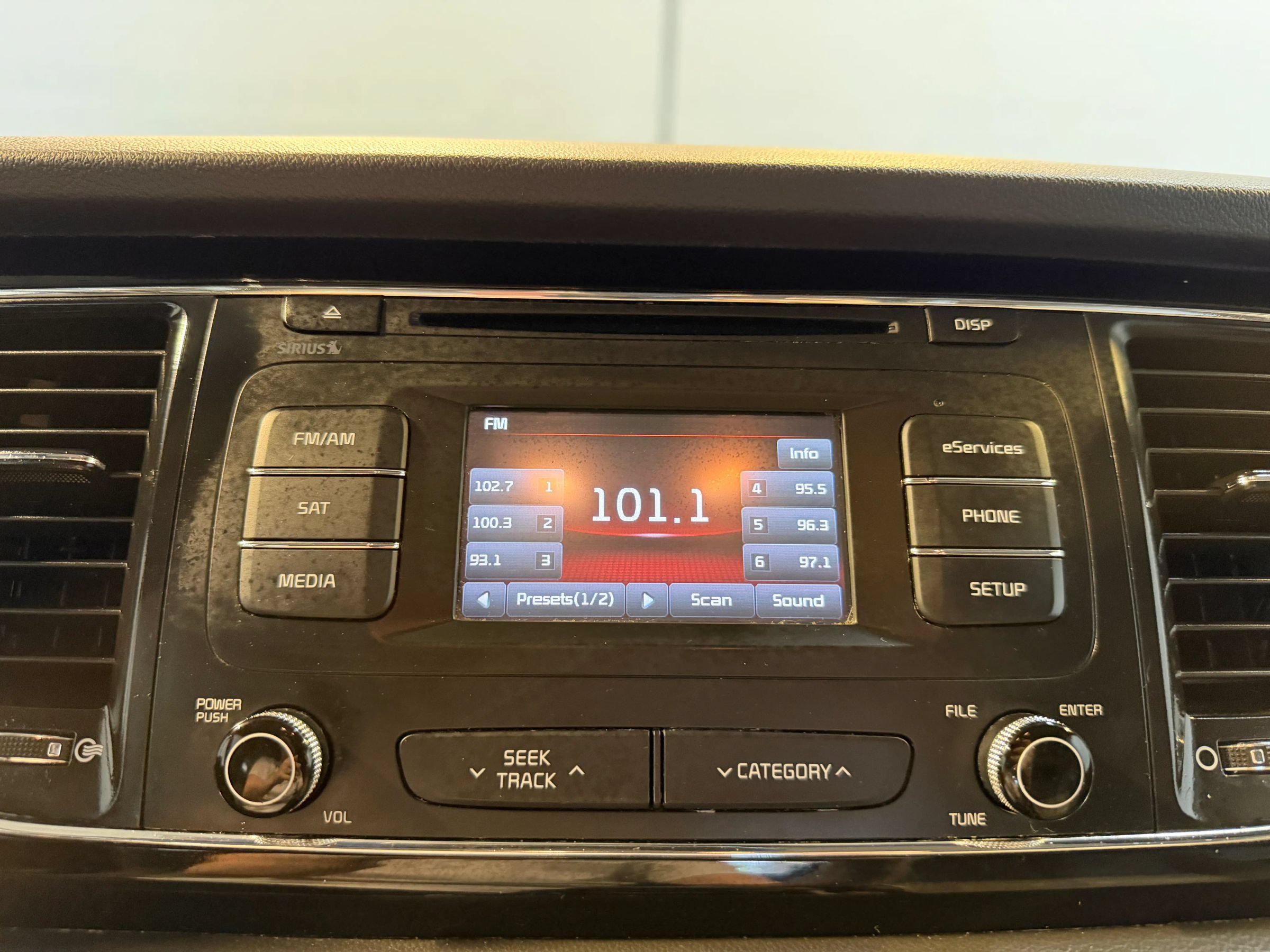 Used 2016 Kia Sedona EX FWD image 19