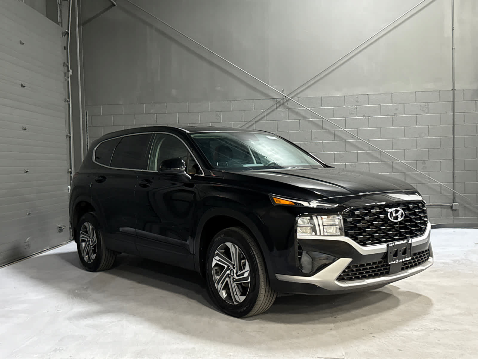 Used 2023 Hyundai Santa Fe SE AWD/4WD image 1