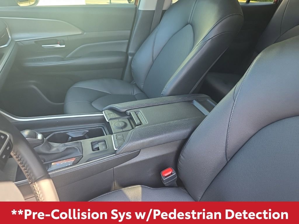 Used 2025 Toyota Grand Highlander FWD image 15