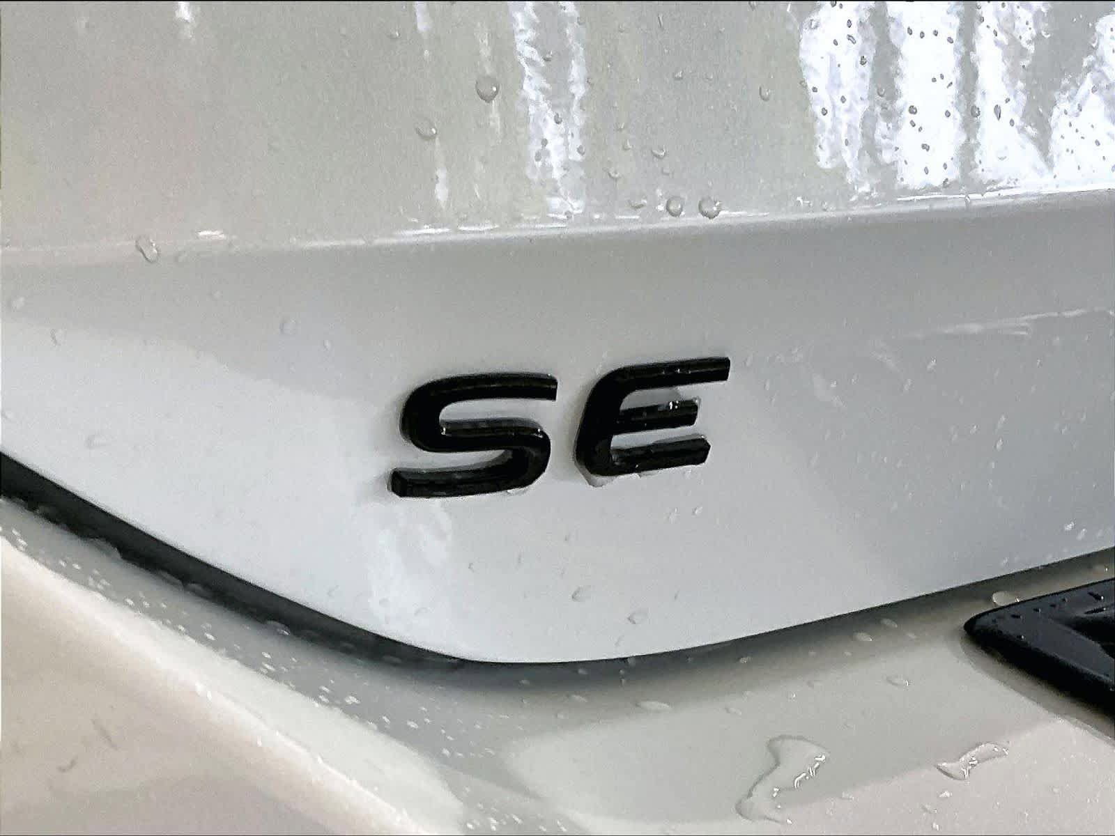 New 2026 Volkswagen Tiguan SE R-Line FWD image 26