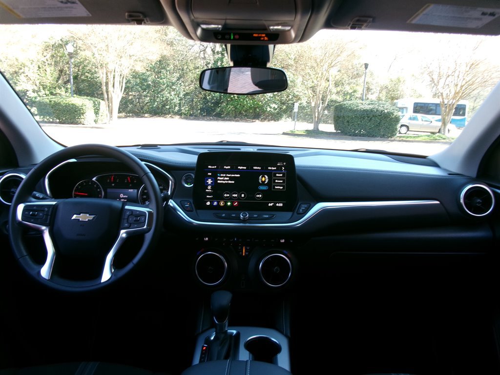 Used 2025 Chevrolet Blazer LT w/ Driver Confidence Package image 16