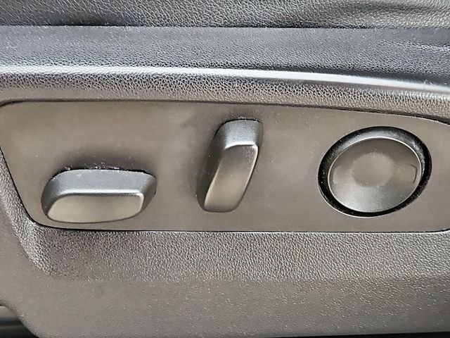 Used 2022 GMC Yukon AT4 image 23