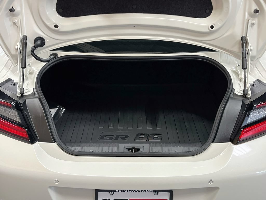 Used 2025 Toyota GR86 w/ ALL Weather Mat Package (TMS) RWD image 23