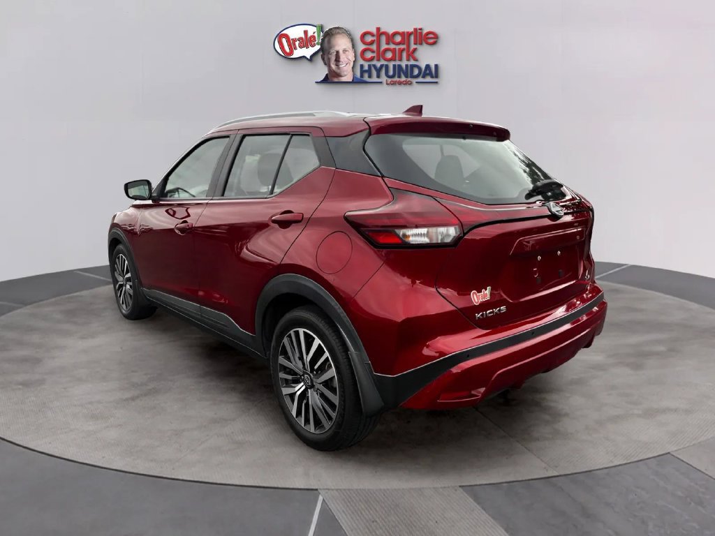 Used 2022 Nissan Kicks SV FWD image 3