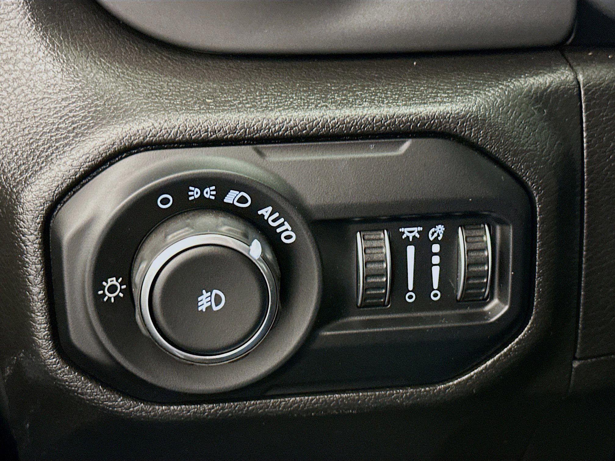 Used 2022 Jeep Wrangler Sport S image 17