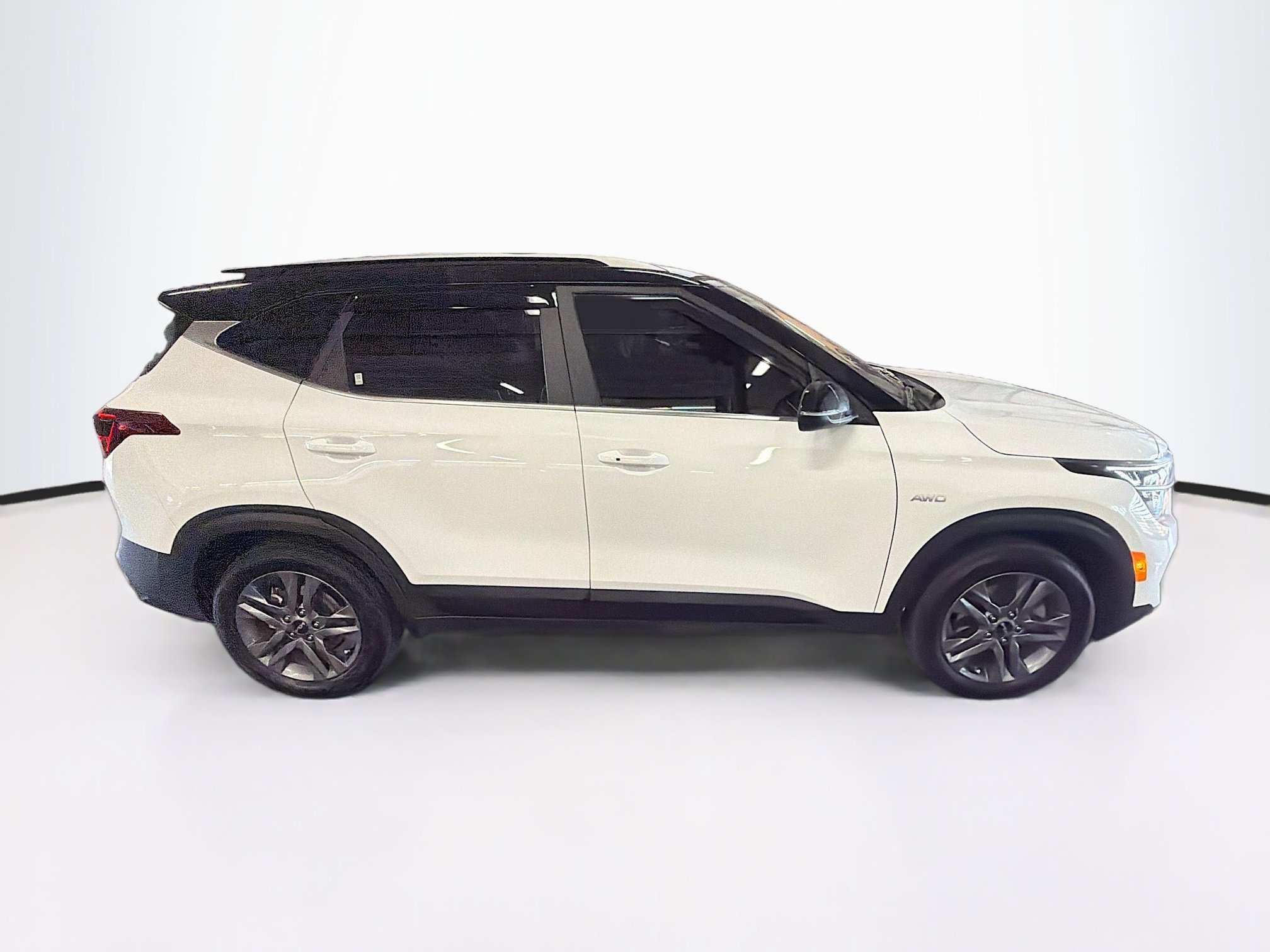 Used 2023 Kia Seltos S w/ Navigation Package AWD/4WD image 10