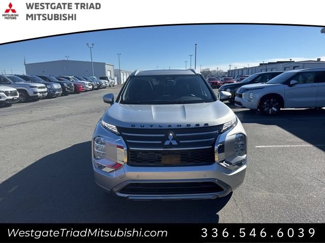 New 2026 Mitsubishi Outlander SEL FWD image 2