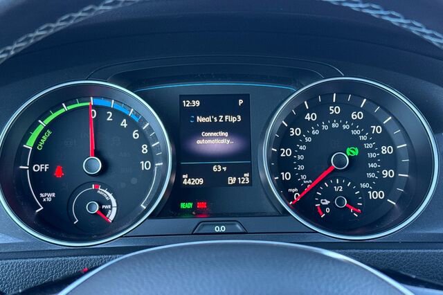 Used 2019 Volkswagen e-Golf SE w/ Driver Assistance Package image 24