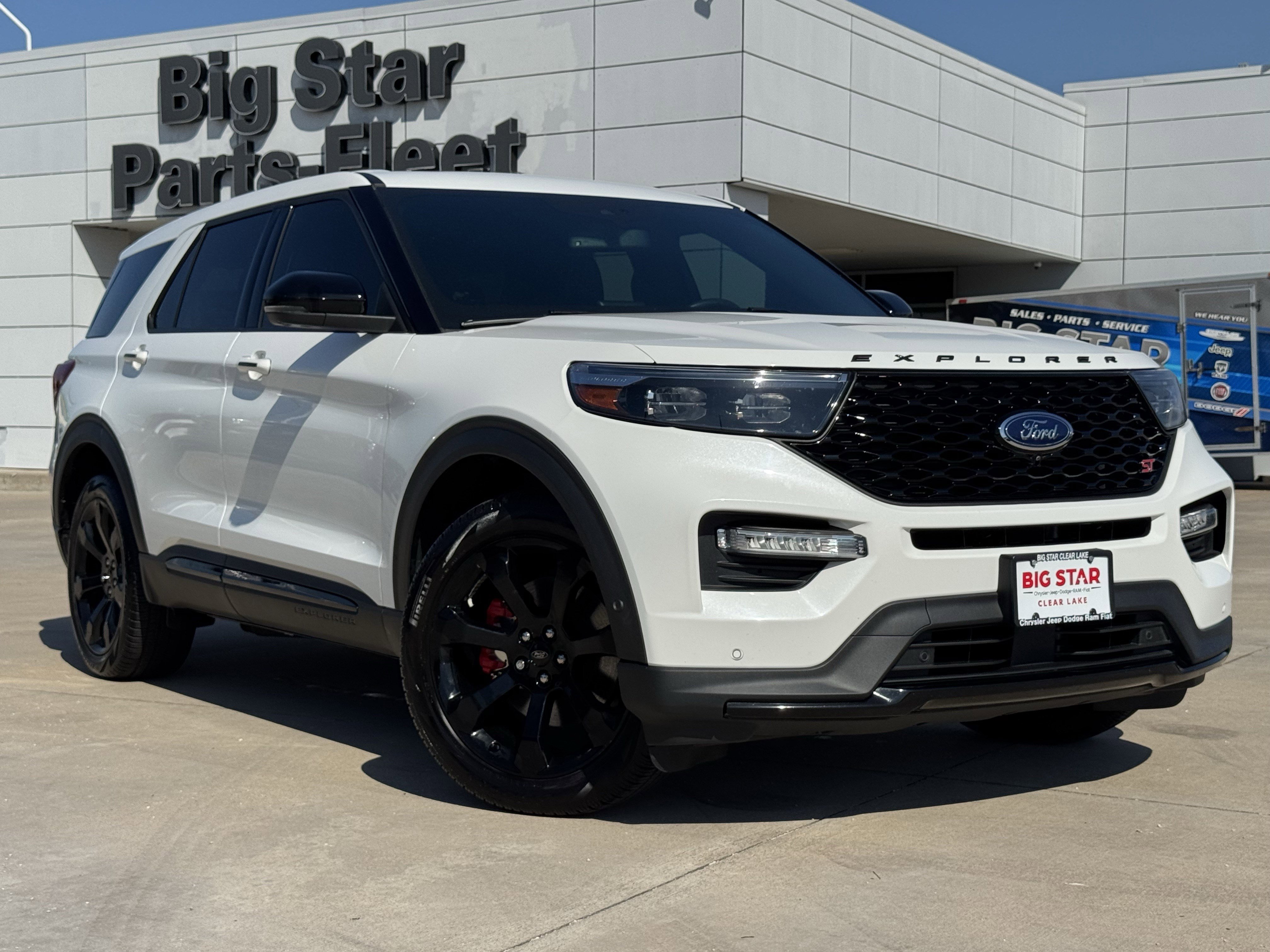 Used 2022 Ford Explorer ST w/ Equipment Group 401A AWD/4WD image 2