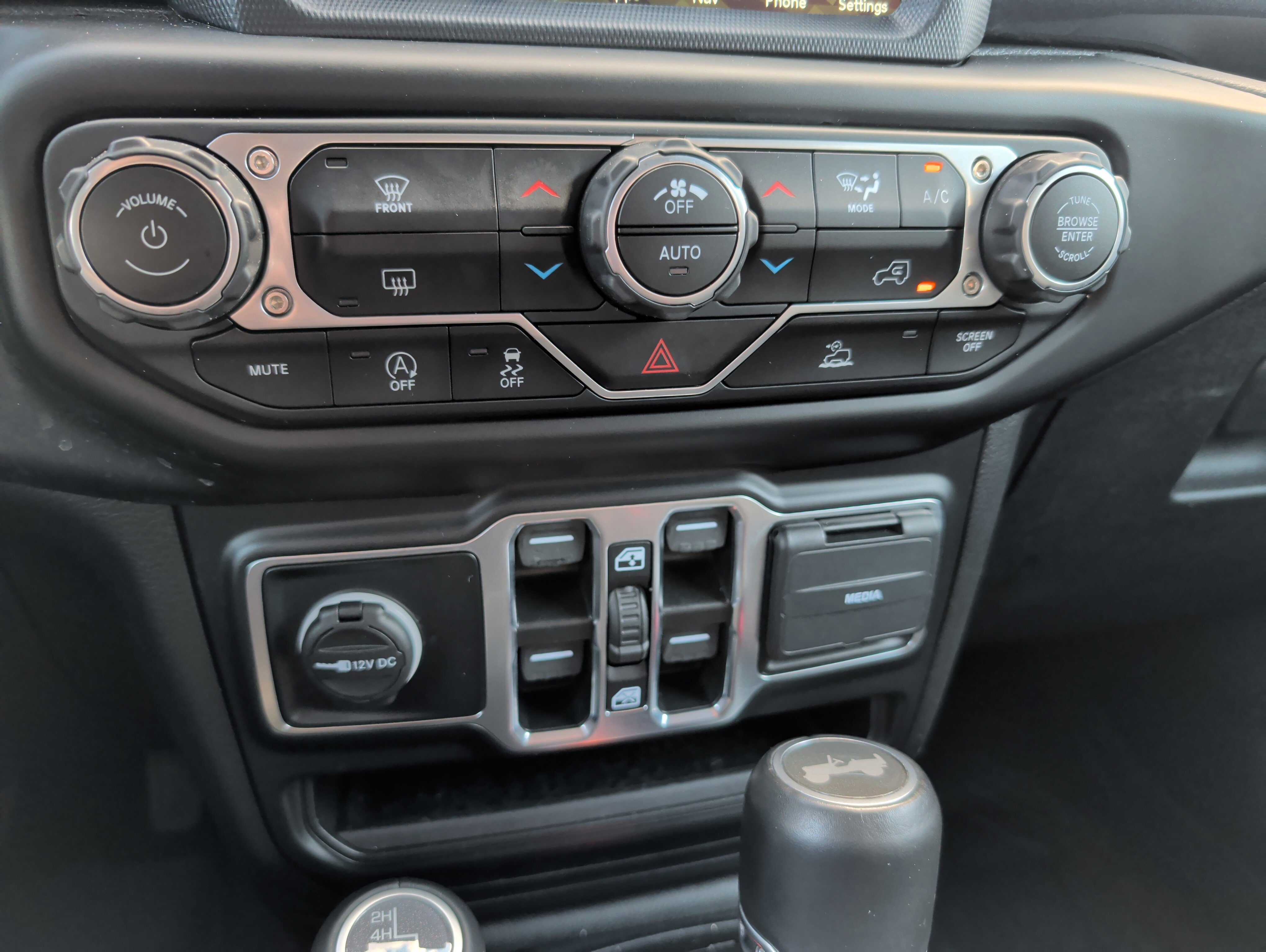 Used 2021 Jeep Wrangler Unlimited Sahara image 28