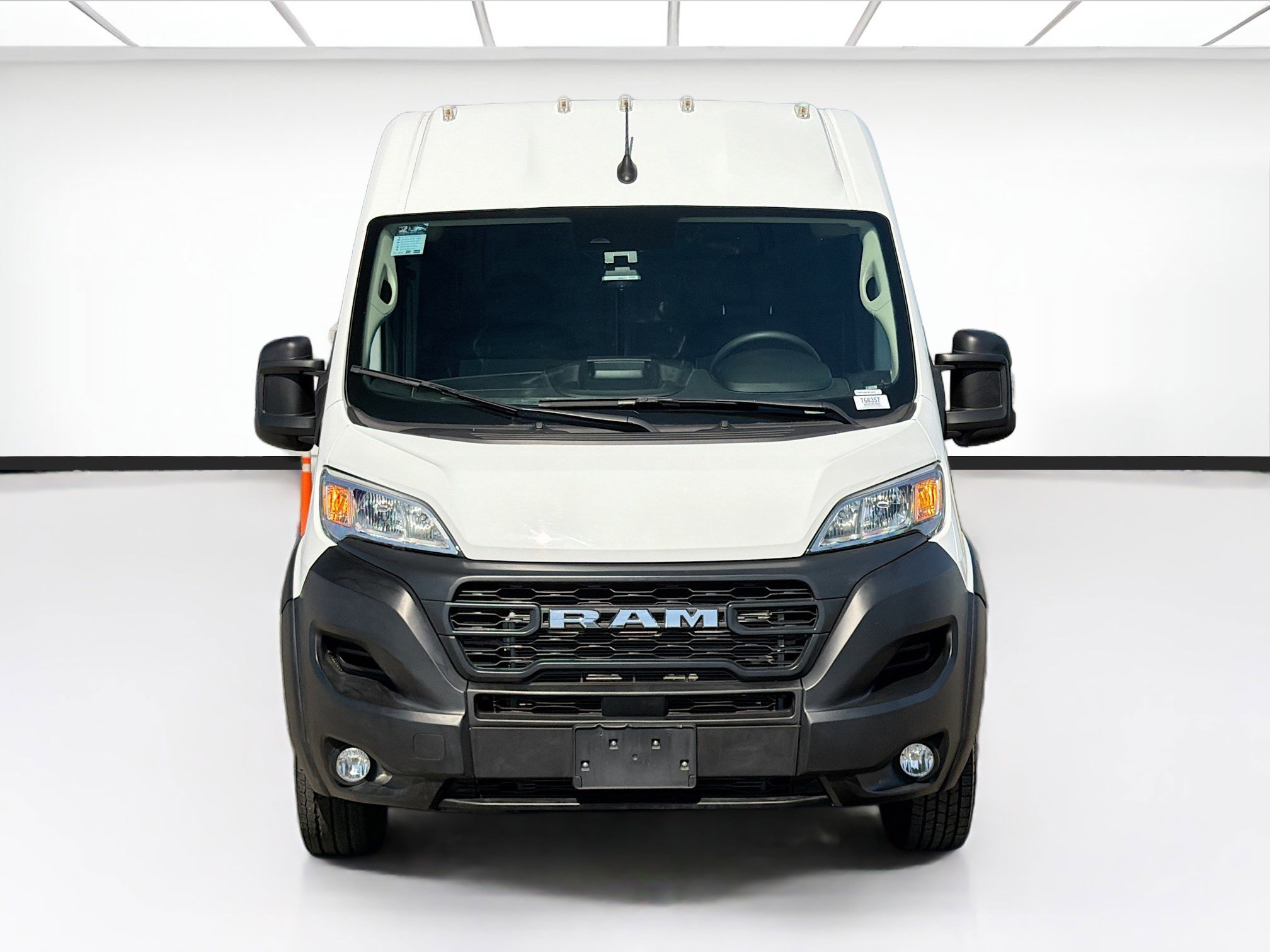 Used 2025 RAM ProMaster 2500 w/ Convenience Group FWD image 2