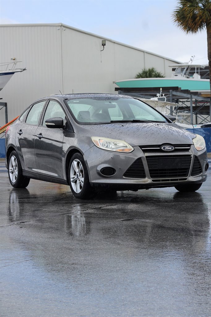 Used 2014 Ford Focus SE FWD image 5