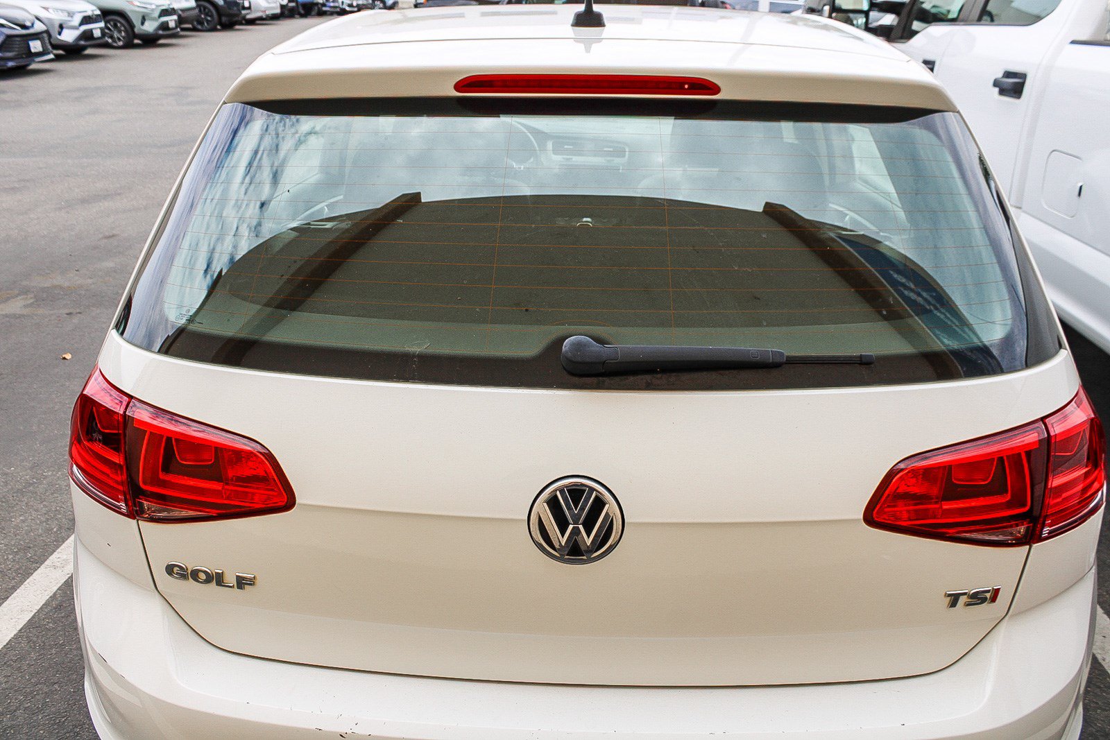 Used 2017 Volkswagen Golf Wolfsburg Edition FWD image 8