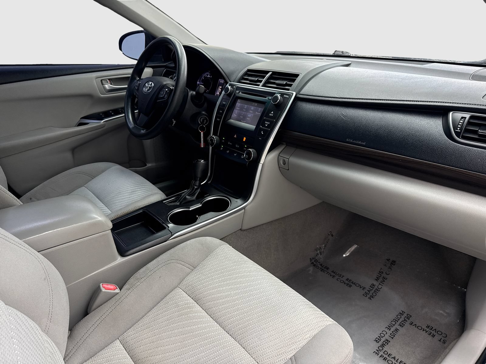 Used 2017 Toyota Camry LE FWD image 41