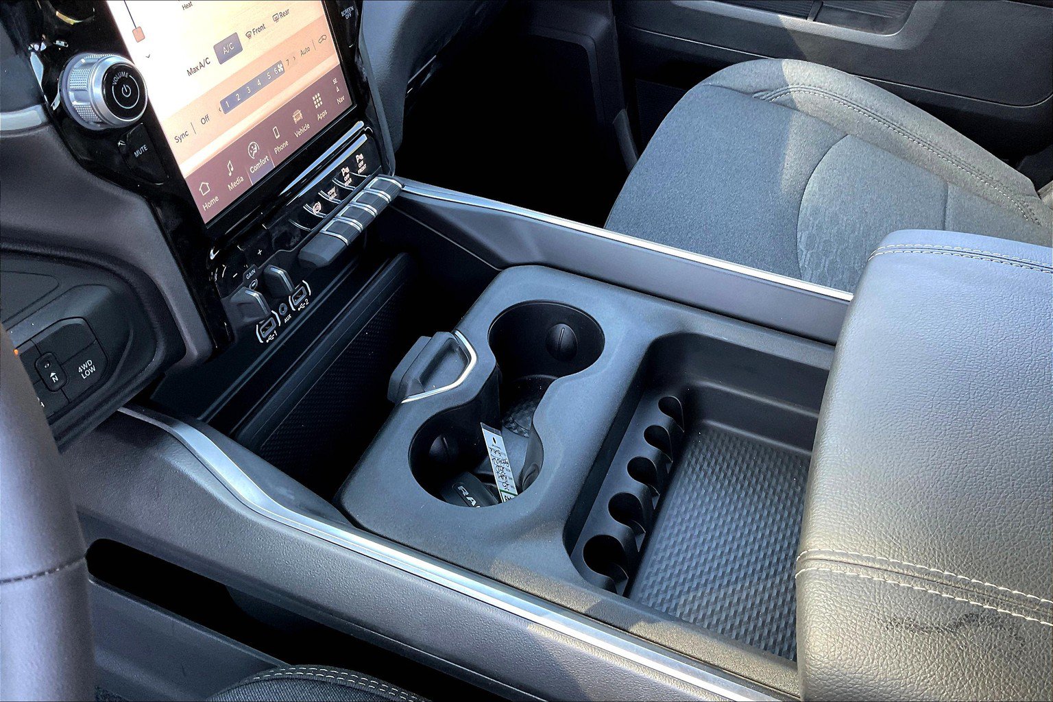 New 2025 RAM 2500 Big Horn AWD/4WD image 8