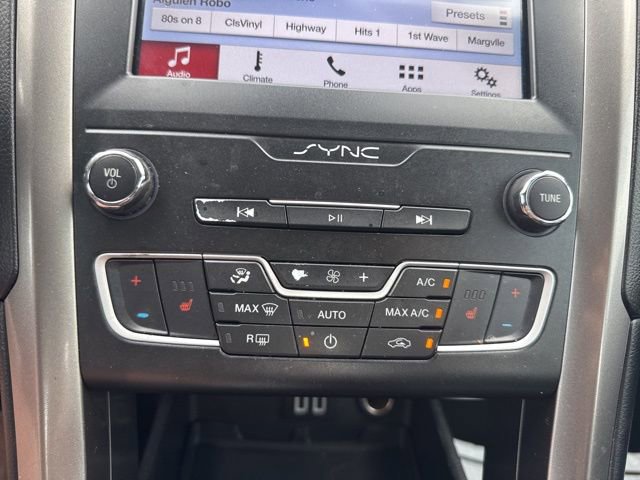 Used 2019 Ford Fusion SEL image 18