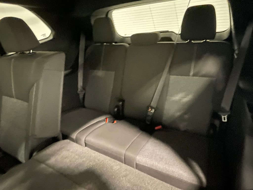 Used 2025 GMC Acadia Elevation image 23