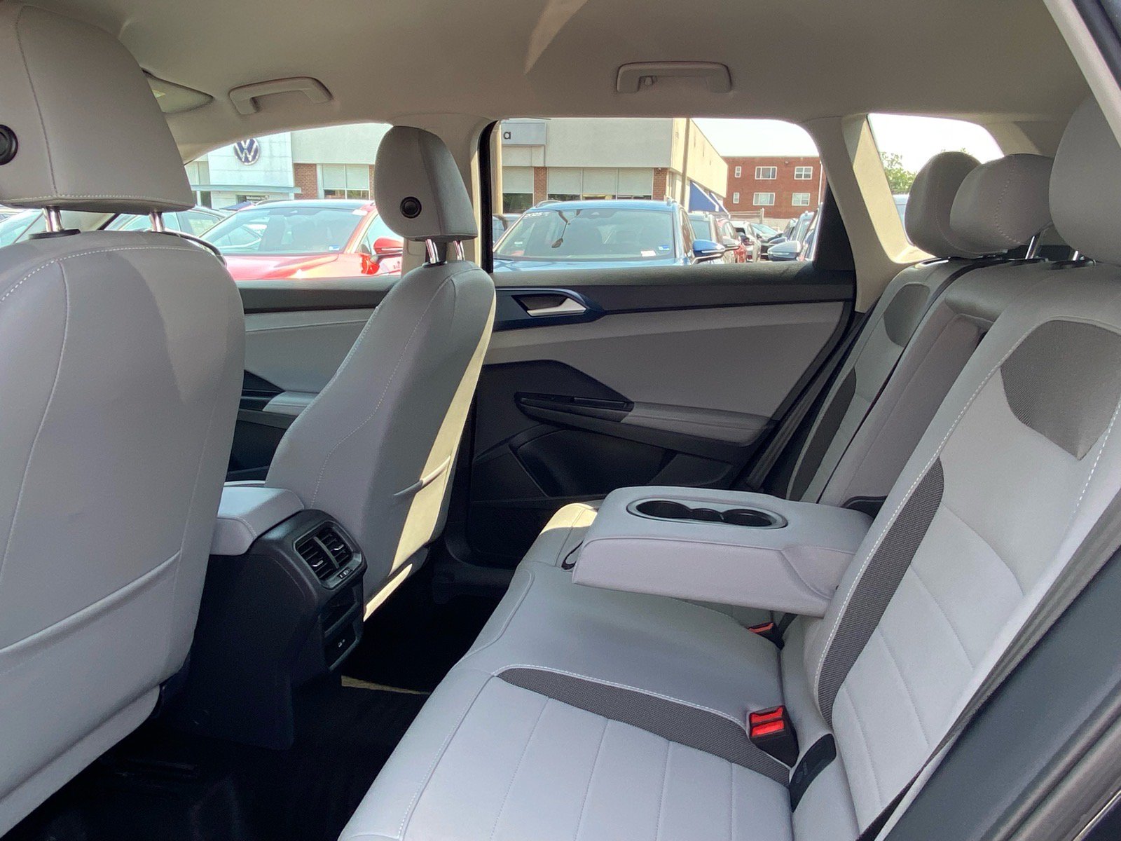 Certified 2024 Volkswagen Taos SE AWD/4WD image 18