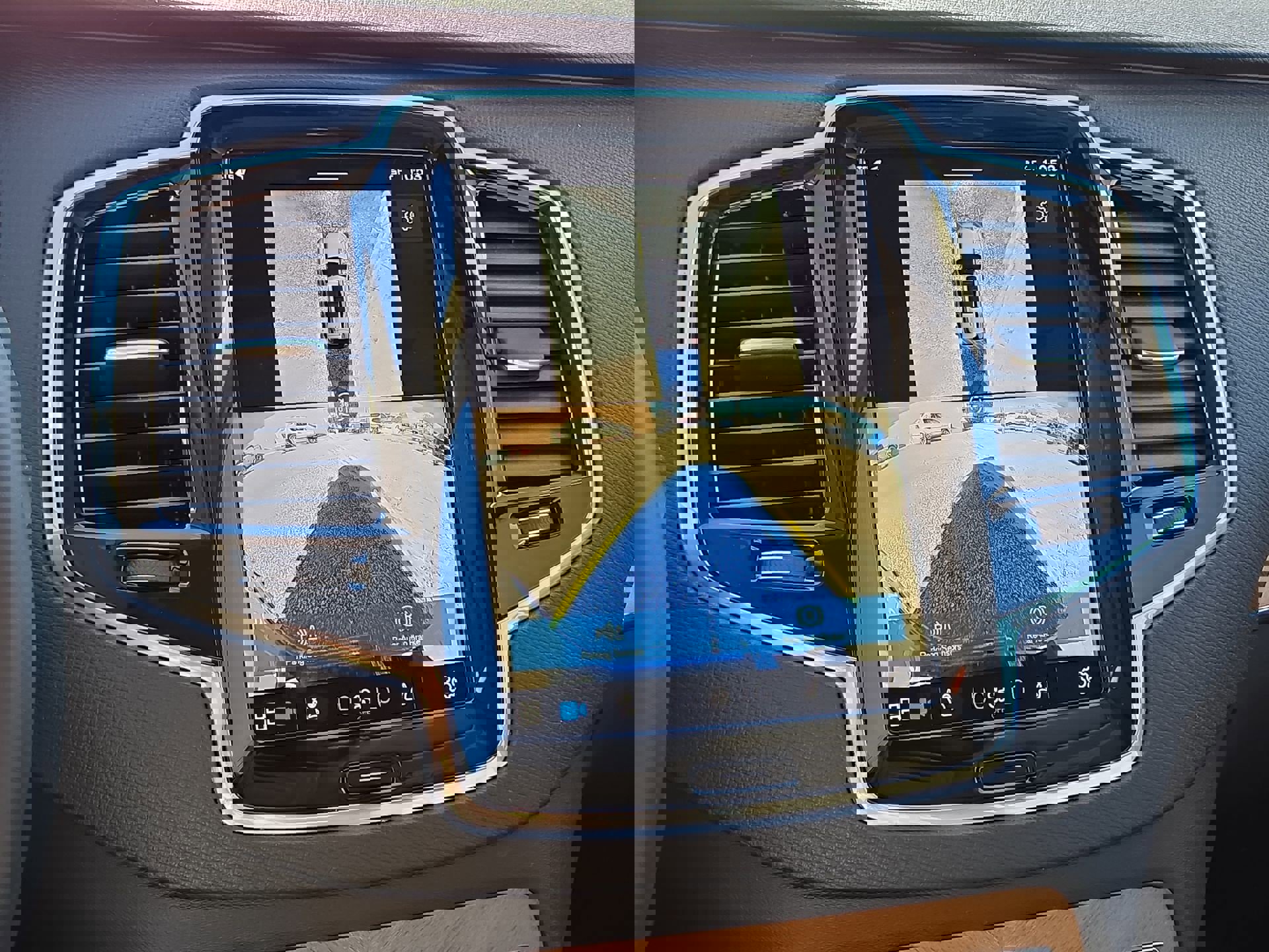 Used 2025 Volvo XC90 B5 Plus w/ Protection Package Premier image 18