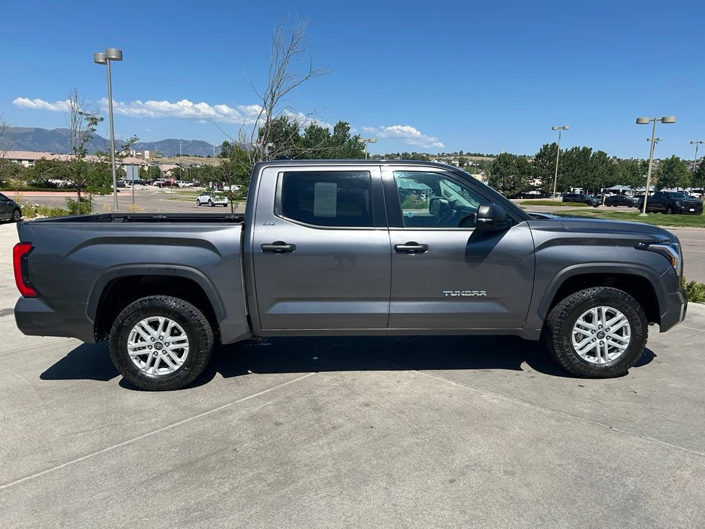 Used 2022 Toyota Tundra SR5 w/ SR5 Convenience Package AWD/4WD image 9