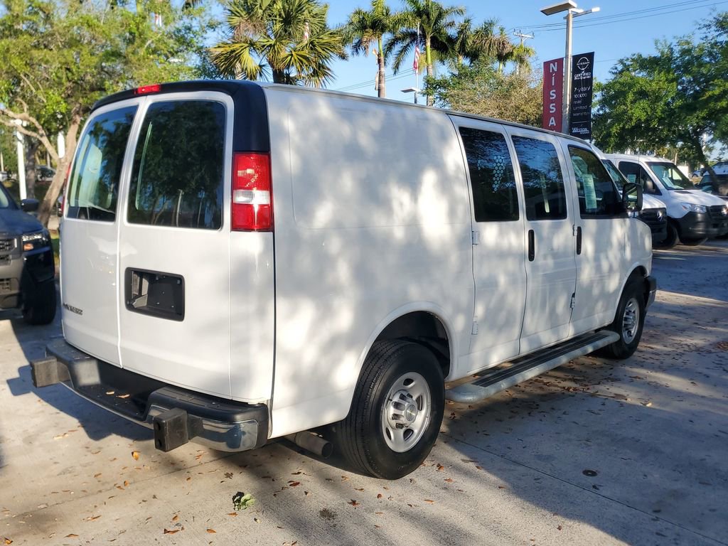 Used 2024 Chevrolet Express 2500 w/ Driver Convenience Package RWD image 6