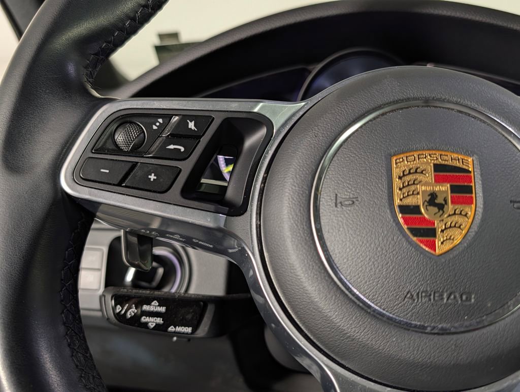 Certified 2023 Porsche Cayenne Platinum Edition image 35