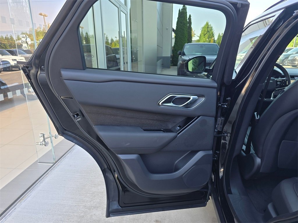 New 2026 Land Rover Range Rover Velar Dynamic SE image 24