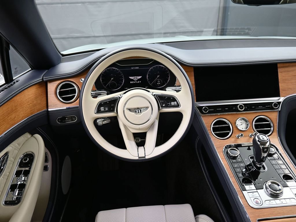 Used 2023 Bentley Continental GT Azure image 19