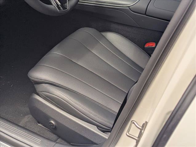 New 2026 Mercedes-Benz E 350 4MATIC Sedan image 4