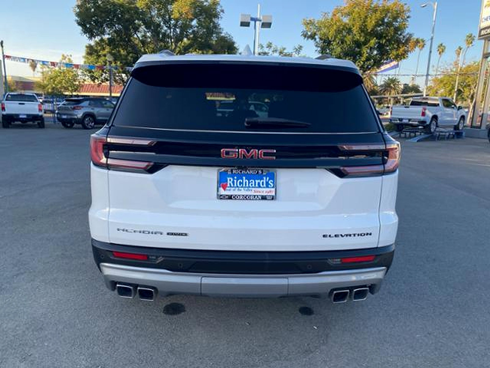 Used 2025 GMC Acadia Elevation AWD/4WD image 14