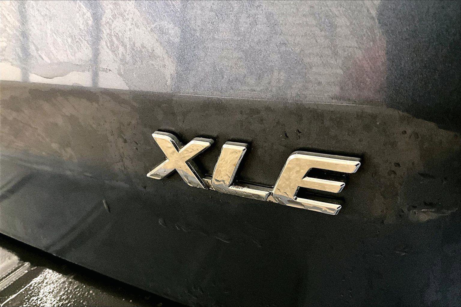 Used 2014 Toyota Sienna XLE image 14