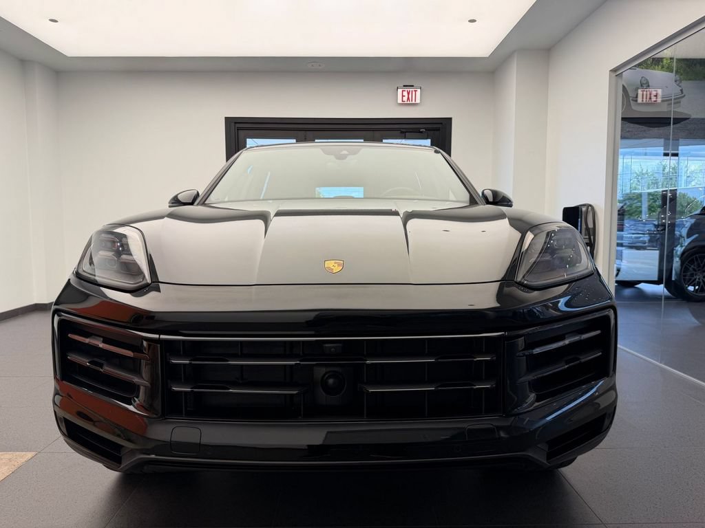 Used 2025 Porsche Cayenne S AWD/4WD image 24