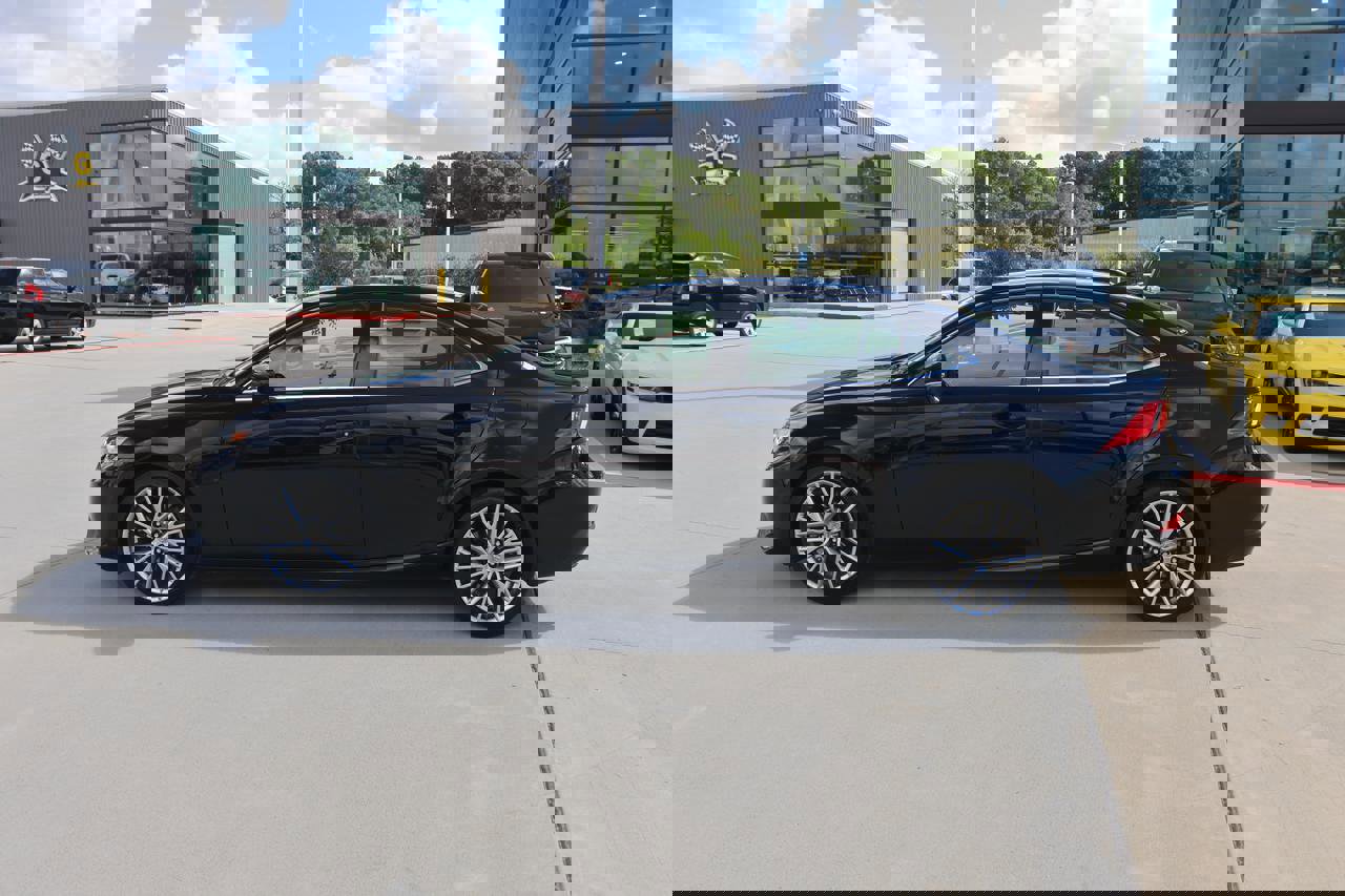 Used 2014 Lexus IS 250 image 2