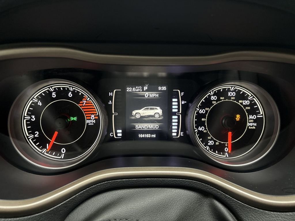 Used 2017 Jeep Cherokee Latitude w/ Cold Weather Group image 36