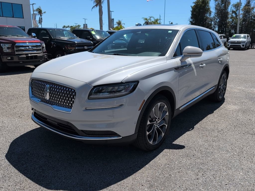 Used 2023 Lincoln Nautilus Reserve w/ Equipment Group 201A image 6